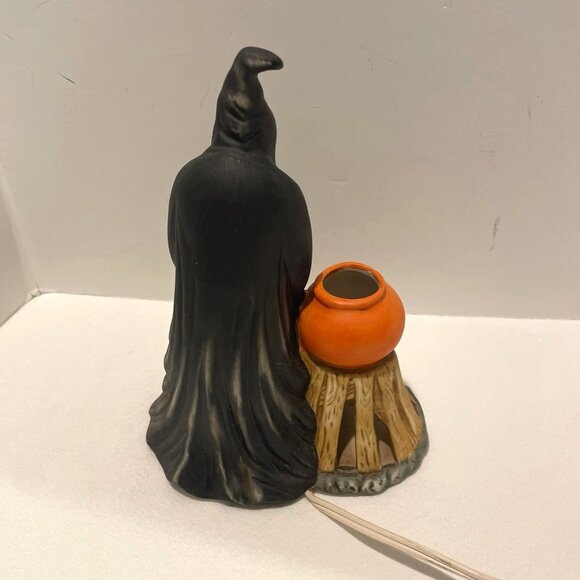 Vintage The Good Company Halloween Ceramic Witch w/ Broom & Cauldron Lighted - Picture 6 of 8